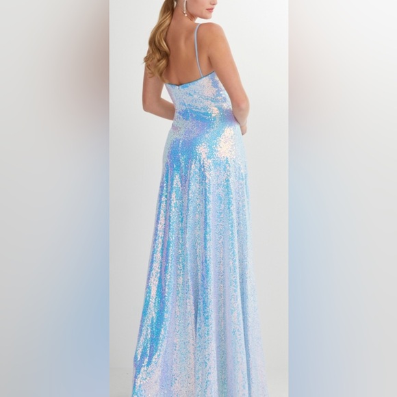 House of Wu Iridescent Blue Sequin Gown-NWT Multiple sizes available - Picture 2 of 2